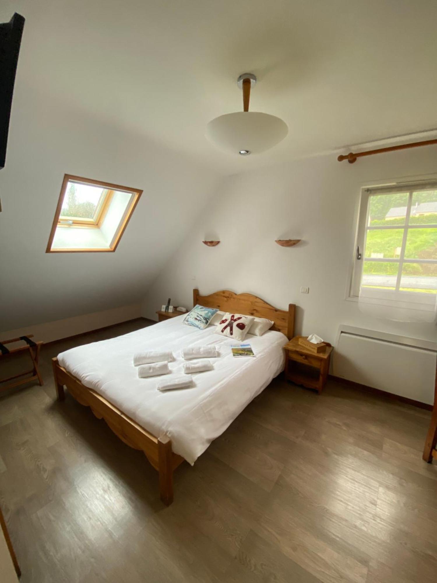 Logis Hotel Restaurant Auberge Du Bougnat Saint-Victor-la-Riviere Kültér fotó